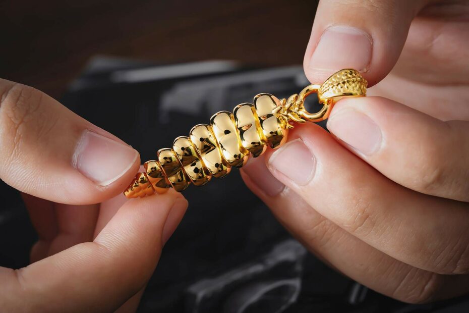 The Smart Way to Maintain Jewellery That Stays Beautiful Forever