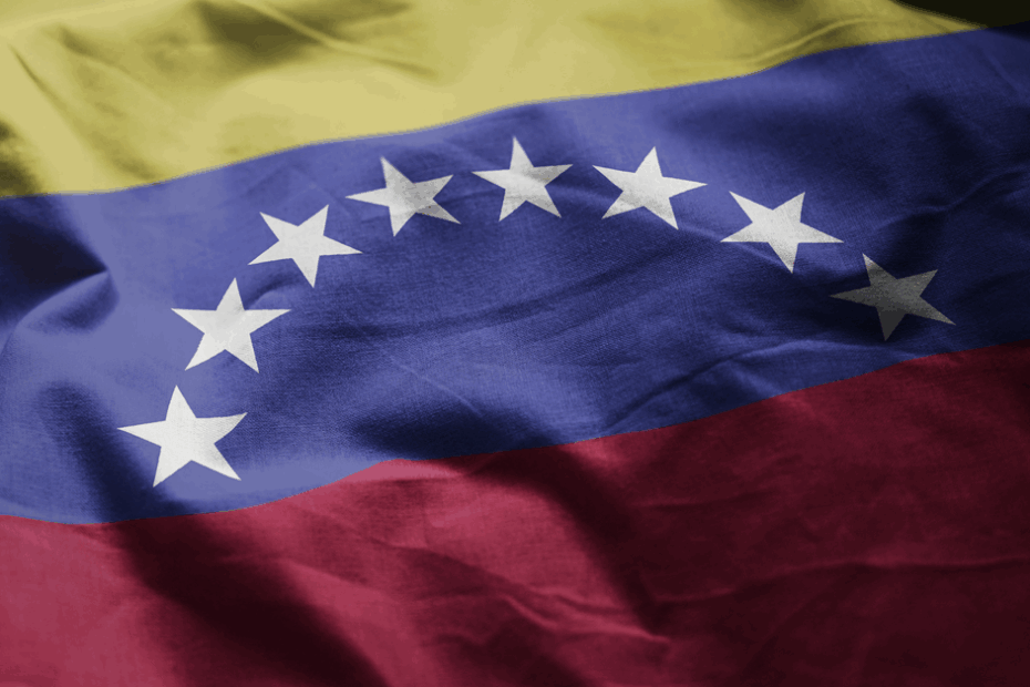 Venezuela Partners With Smaller Oil Firms as Chevron Scales Back