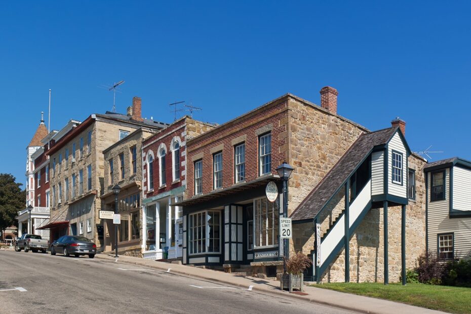 13 American Towns That Still Live Like It’s the 1800's
