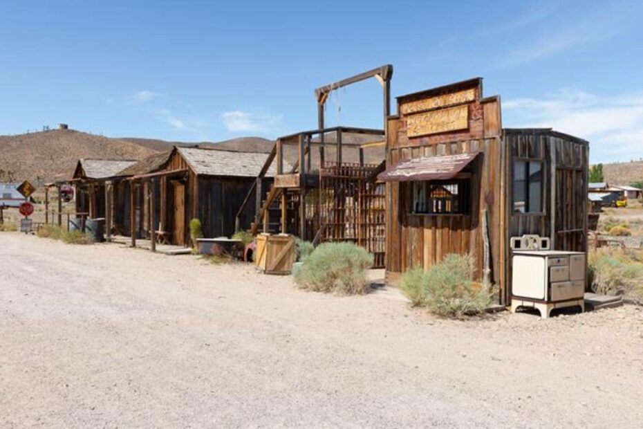13 Hidden Ghost Towns Scattered Across Nevada’s Desert - Idyllic Pursuit