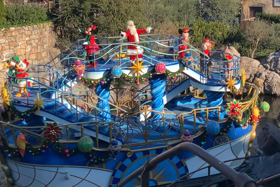 The DisneySea Disney Christmas Greeting with Santa