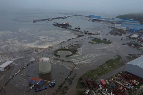 As it happened: Huge quake off Russia sparks Pacific tsunamis
