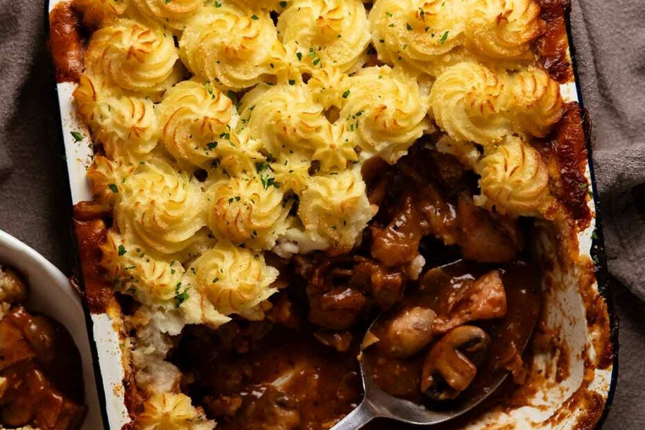 Duchess potato chicken mushroom pie