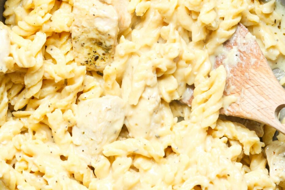 Garlic chicken pasta.