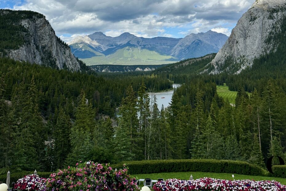 Guide to Banff and Lake Louise in Summer (Photos + Best Tips) | Elizabeth Rider