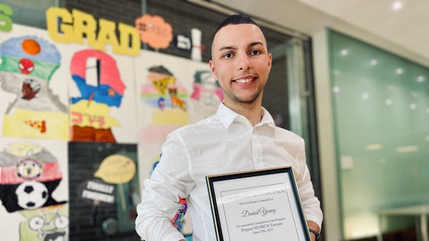 How some students with disabilities avoid the 'transition cliff' after high school | CBC News