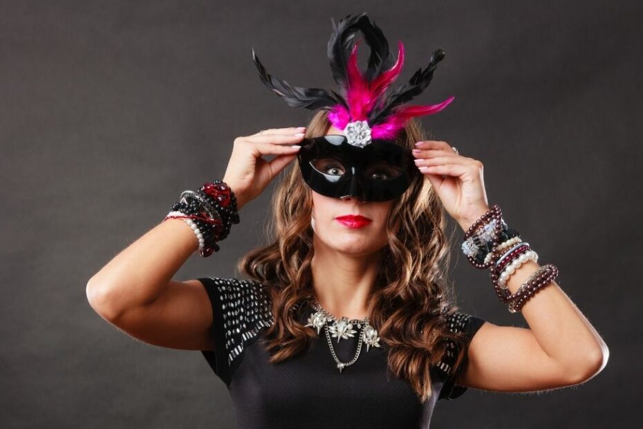 How to Choose a Dress for a Carnival Party