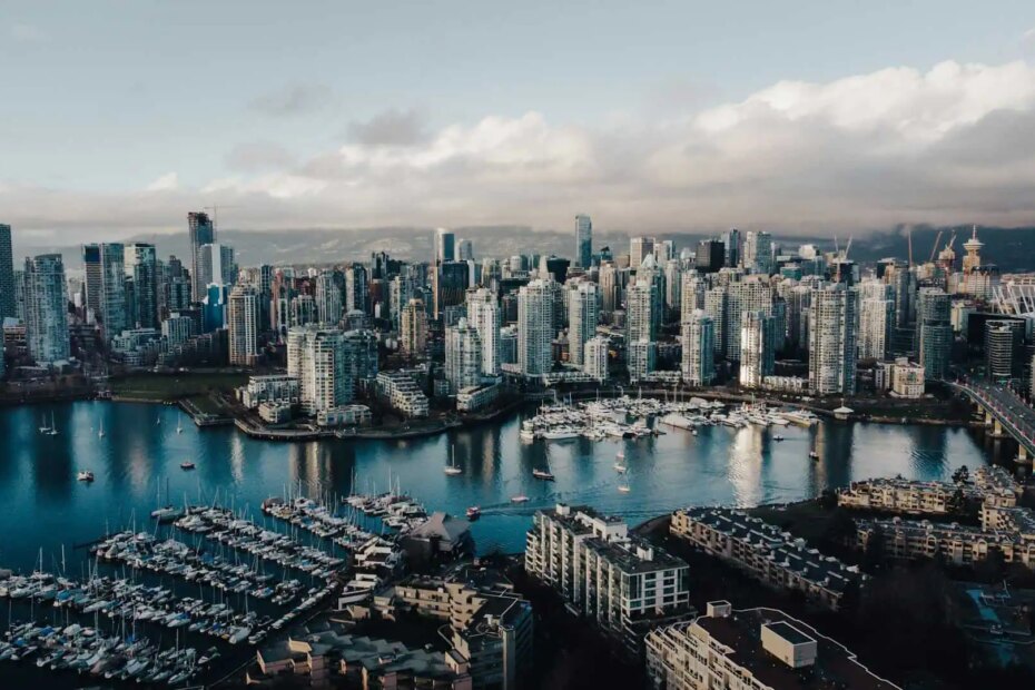 How to Spend 2 days in Vancouver, Canada - Travel Dudes