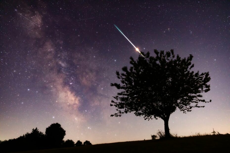 Interstellar Meteors Are Probably Hitting Earth All the Time, Scientists Say