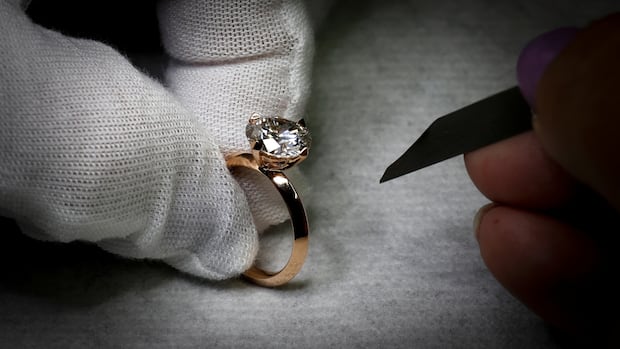 The natural diamond industry is getting rocked. You can thank the lab-grown variety for that | CBC News