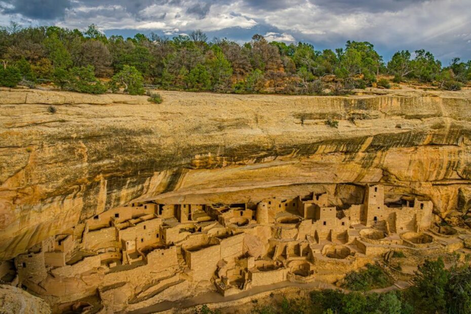 10 Cliff Dwellings in the Americas That Feel Frozen in Time - Idyllic Pursuit