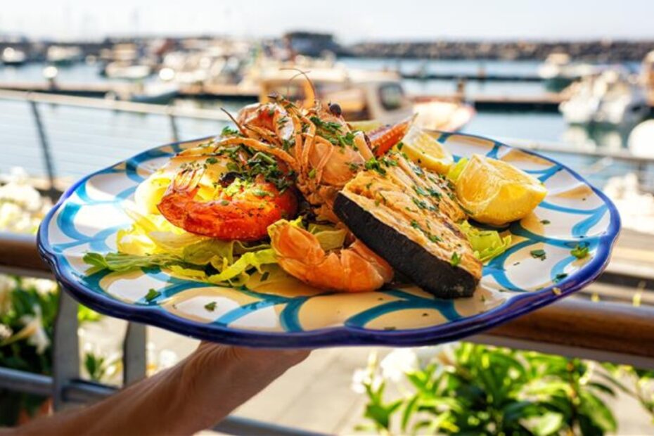 10 Coastal Getaways Where Fresh Seafood Reigns Supreme - Idyllic Pursuit