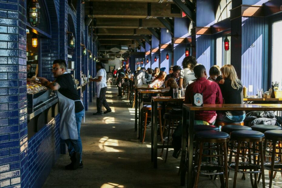 12 American Food Towns Where Locals Queue For One Dish - Idyllic Pursuit