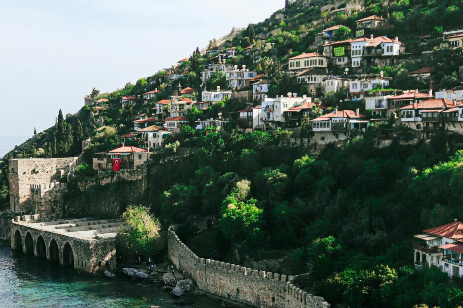 13 Best Mountain Towns for Outdoor Adventures - Idyllic Pursuit