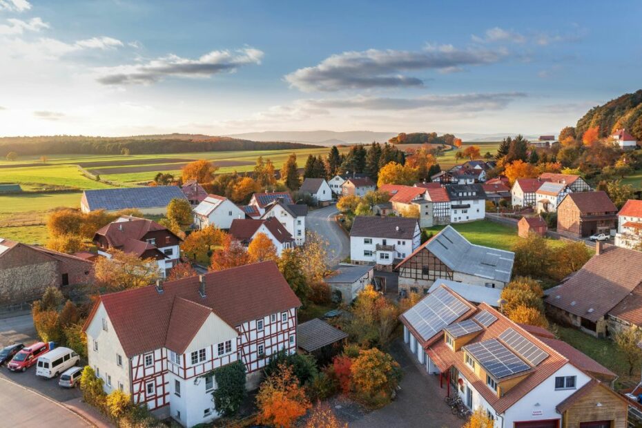 13 Tiny U.S. Towns Quietly Turning Into Real Estate Goldmines - Idyllic Pursuit