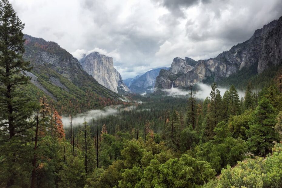 15 Gorgeous U.S. Destinations That Are Overrun in Summer - Idyllic Pursuit