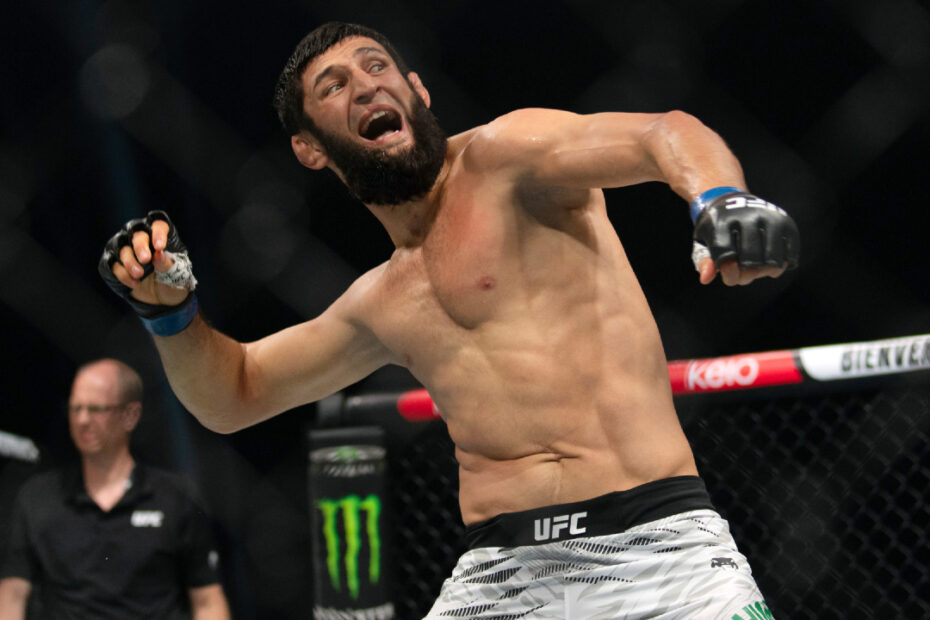 Chimaev dethrones Du Plessis for middleweight title at UFC 319