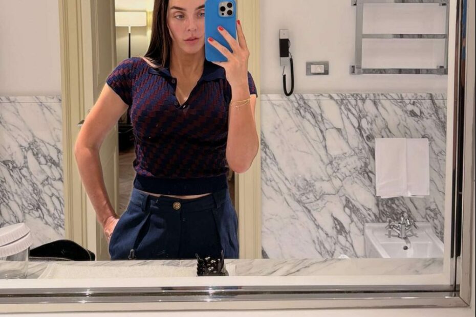 How To Wash Your Face With Eyelash Extensions | The Skinny Confidential