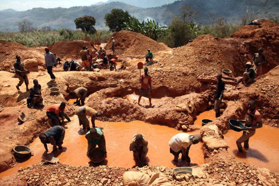Mozambique's illegal miners reap risky rewards but land suffers