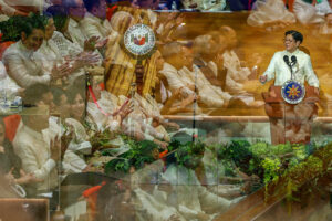 ‘Nasa likod ninyo ang pamahalaan!’