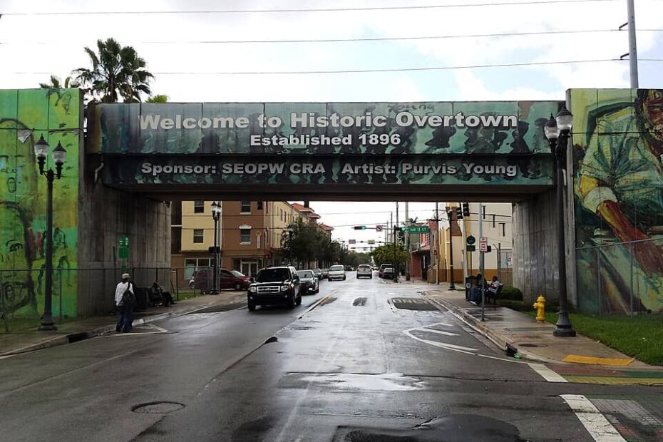 10 Black Heritage Trails And Historic Districts To Walk In U.S. Cities - Author Kathy Haan