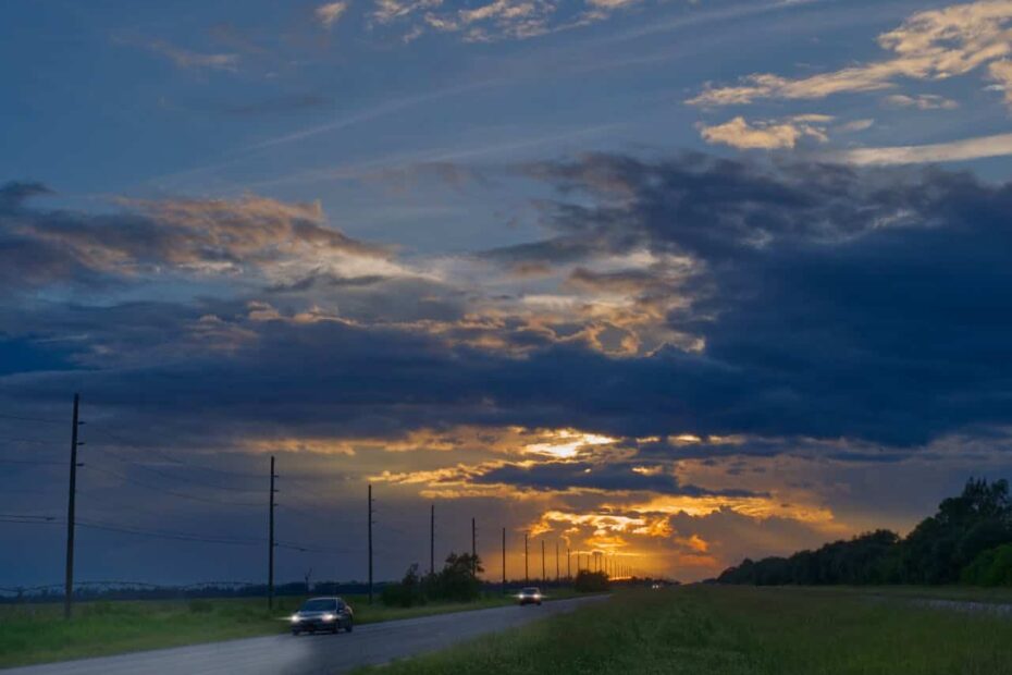 10 Road Trip Etiquette Rules That Make Driving in the U.S. Easier - Author Kathy Haan