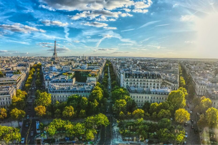 12 Scenic Streets That Capture the Charm of Cities Worldwide - Idyllic Pursuit