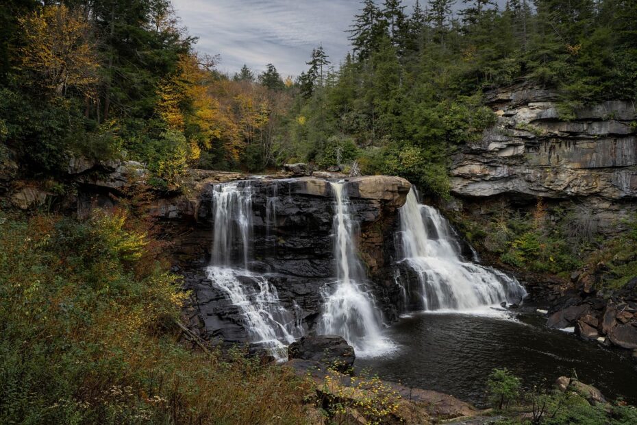 12 Tallest Waterfalls In The United States You Can Hike To - Idyllic Pursuit