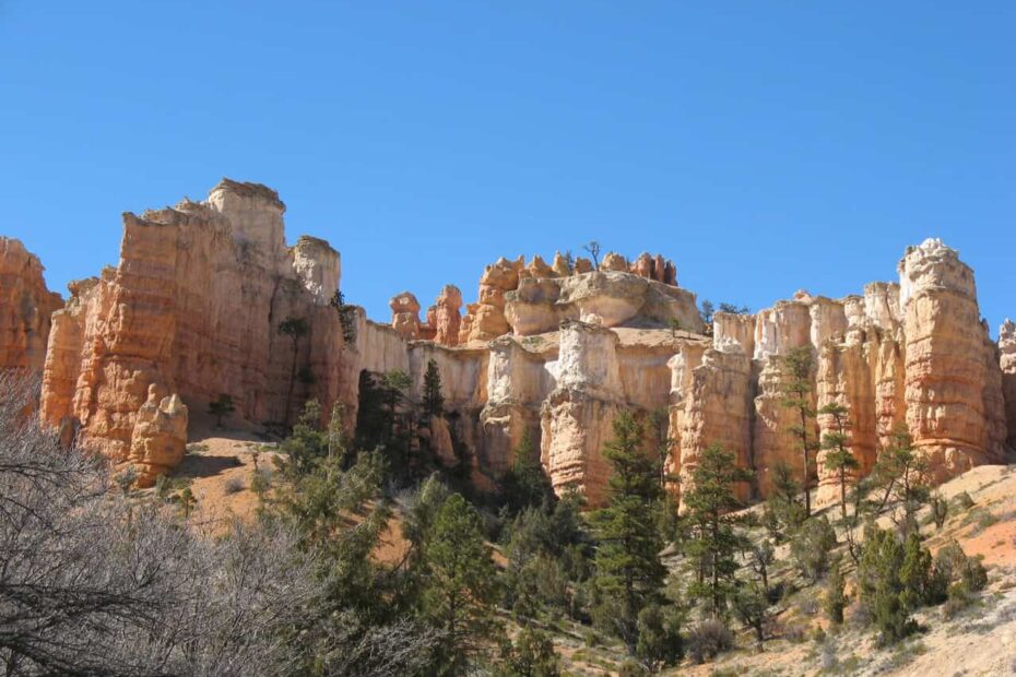 8 Best Things To Do In Grand Staircase-Escalante National Monument - Author Kathy Haan