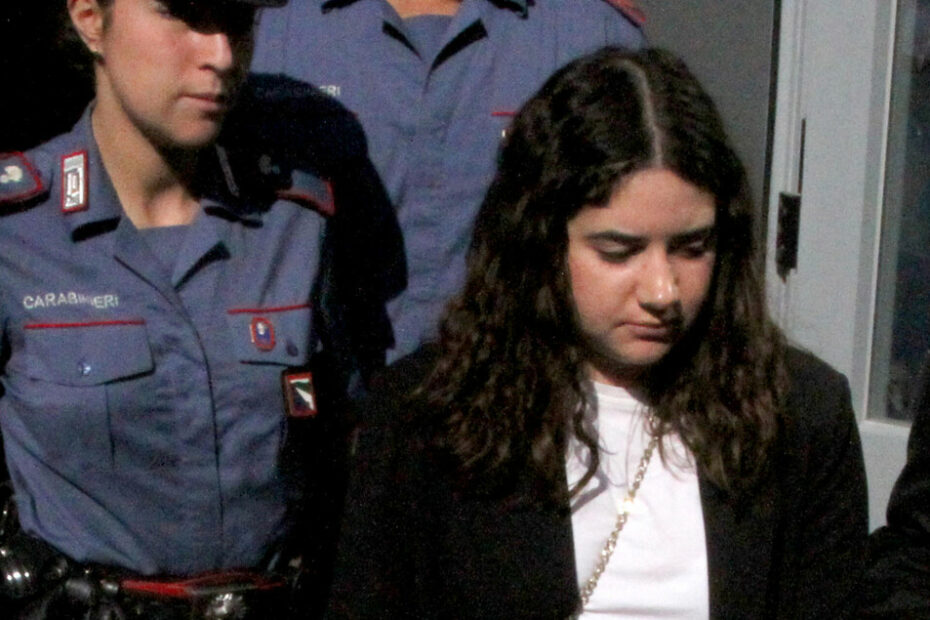 Al processo la foto di un neonato, Chiara Petrolini esce dall'aula - Notizie - Ansa.it