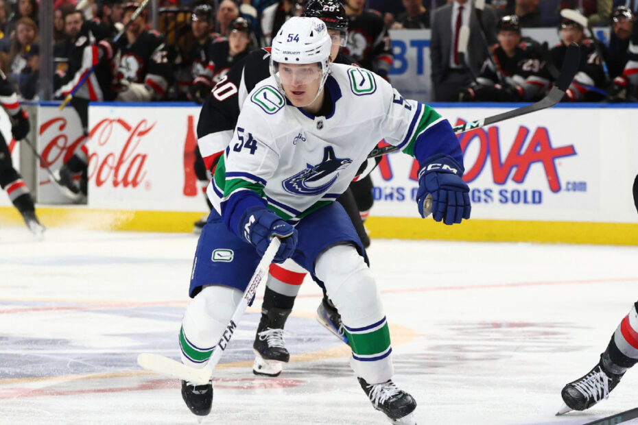 Canucks' Aatu Raty following own blueprint in battle for roster spot