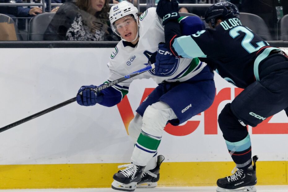 Canucks' Braeden Cootes staying noticeable as season-opener nears