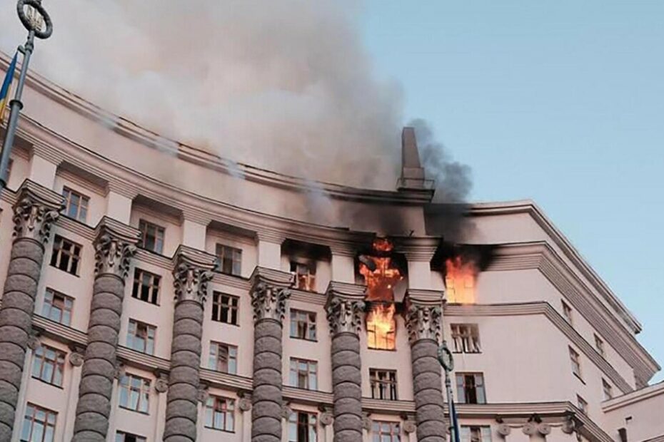 Maxi-attacco su Kiev. Trump pronto alle sanzioni a Mosca - Europa - Ansa.it