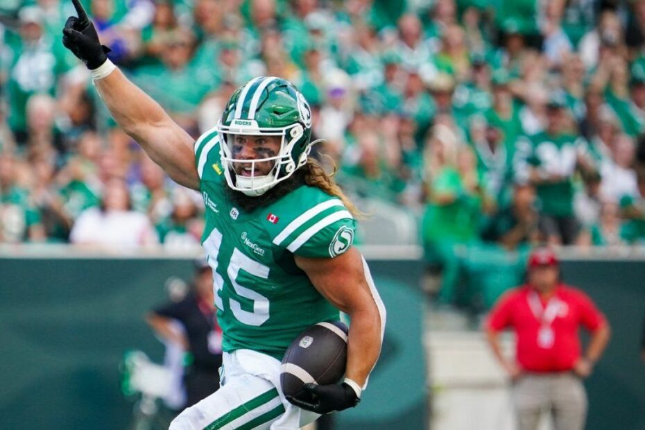 Saskatchewan Roughriders edge Winnipeg Blue Bombers in wild finish
