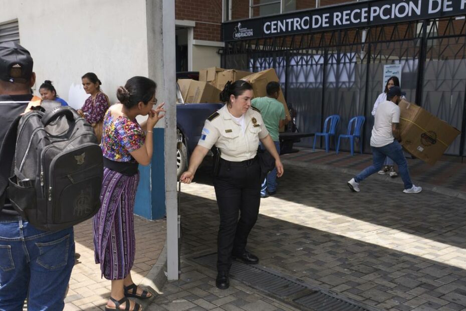 U.S. judge bars government from sending Guatemalan children back, for now