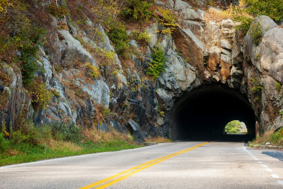 Virginia’s Blue Ridge: Authentic Mountain Escapes and Timeless Adventures Await - Idyllic Pursuit