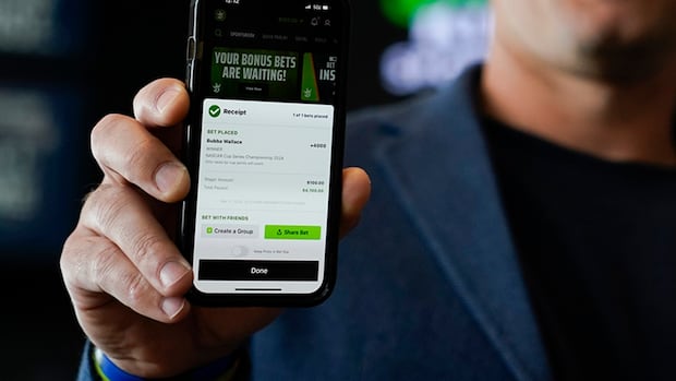 Young people inundated with sports betting ads that doctors warn can be harmful | CBC News