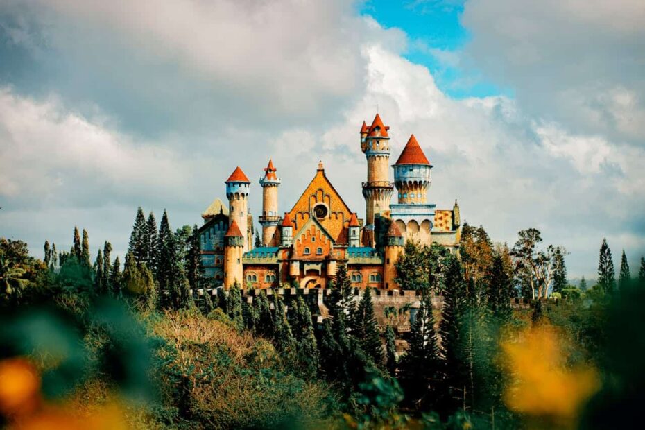 10 Abandoned Theme Parks Around The World To See From Afar - Author Kathy Haan