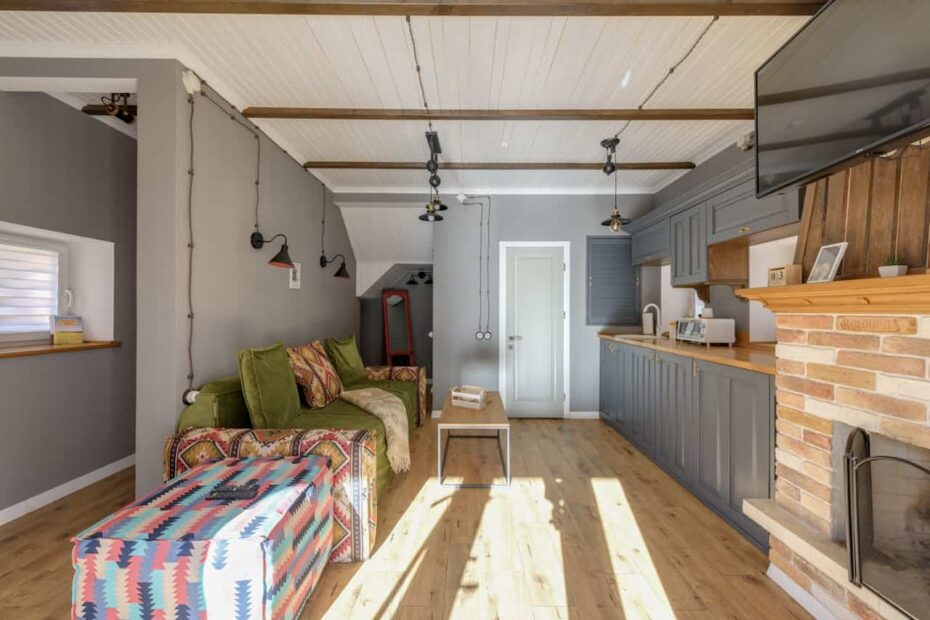 10 Lodging Electrical Red Flags Travelers Should Spot in Vacation Rentals and Cabins - Author Kathy Haan