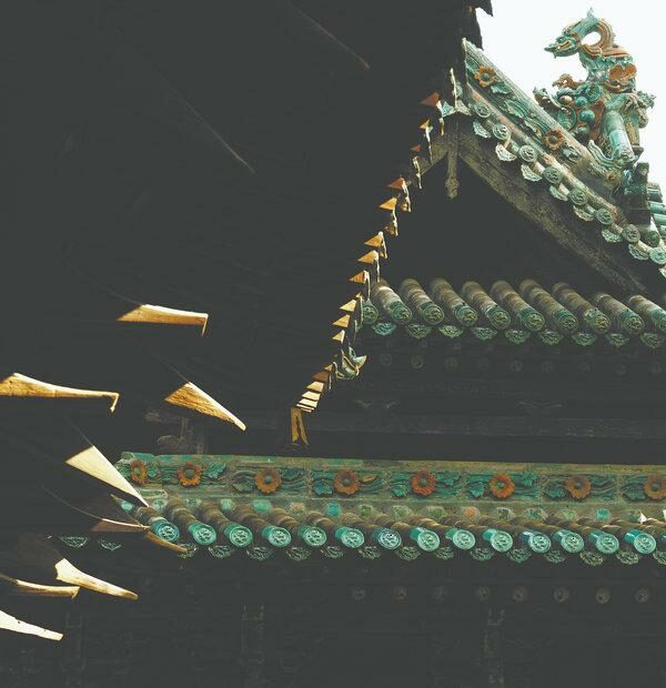 A view of the rooftops from the Sage Mother Hall at Jinci Temple. [Photo by MICHAEL RHYS CARD/CHINA DAILY]
