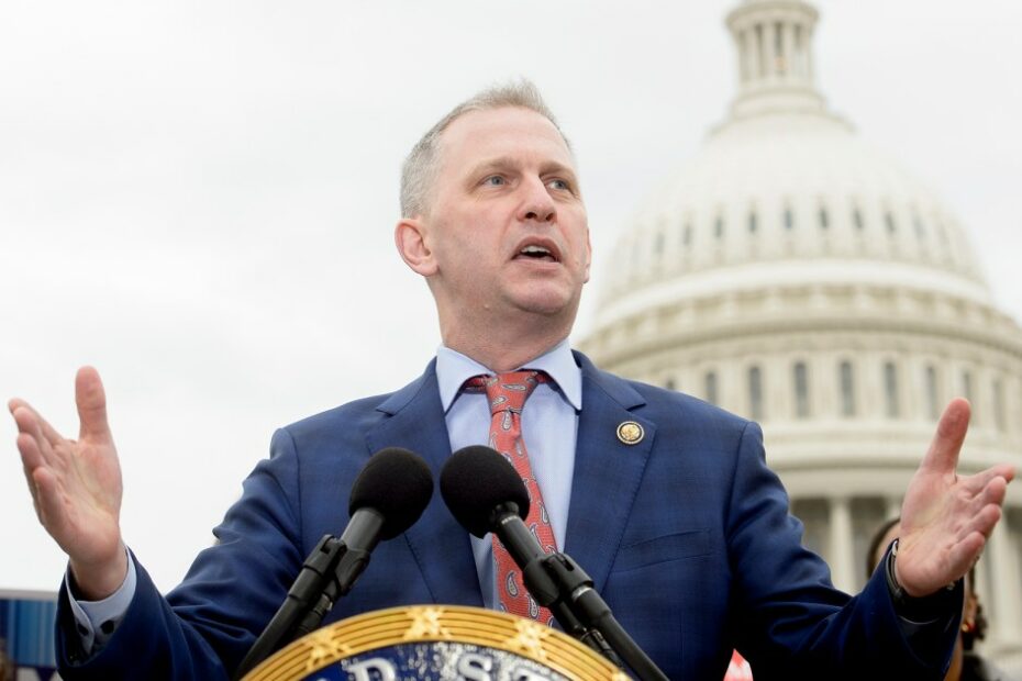 Democratic politicians have largely abandoned climate talk