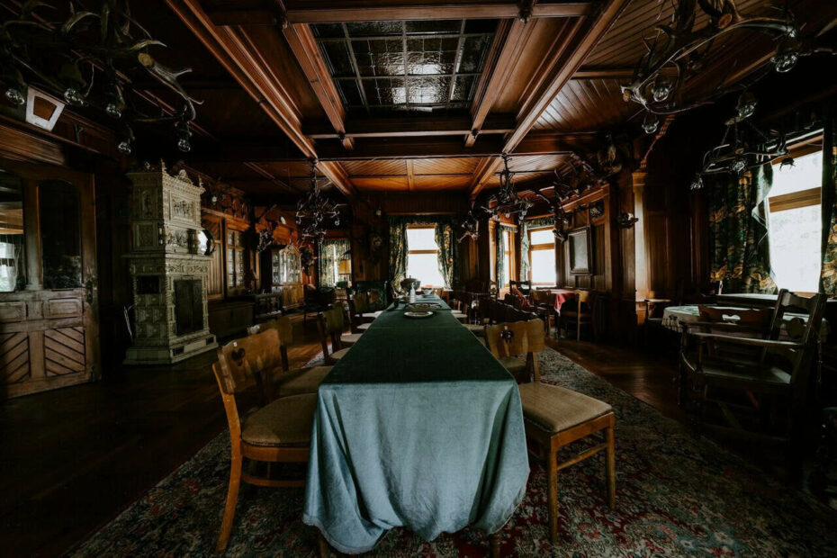 Haunted Restaurant Lore: How Old Dining Rooms Become Local Legends - Author Kathy Haan