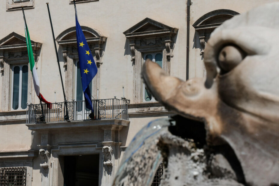 Il centrodestra chiude sulla manovra, intesa sulle banche - Politica - Ansa.it