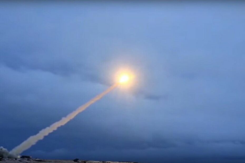 Putin testa il supermissile nucleare, droni ucraini contro Mosca - Europa - Ansa.it