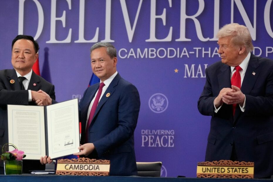 Trump presides over 'historic' agremment between Thailand and Cambodi