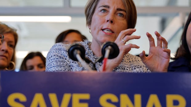 What are SNAP benefits and why is Nov. 1 an important date in U.S. government shutdown? | CBC News