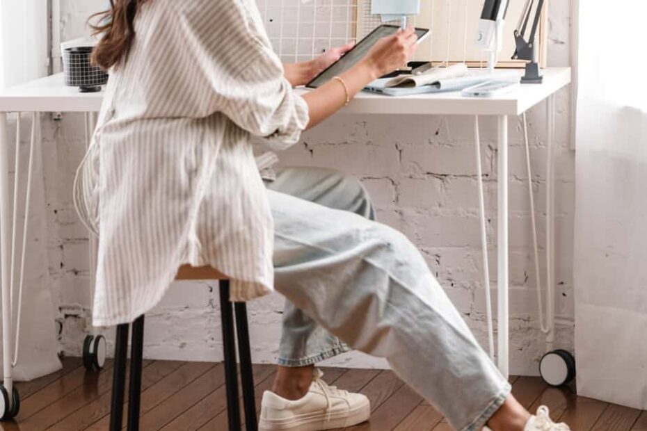 10 Best Remote Recurring Revenue Business Ideas