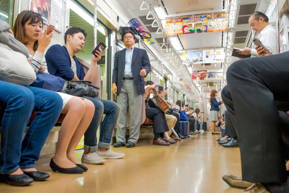 11 Cultural Mistakes That Make Americans Look Arrogant in Tokyo and Osaka - Idyllic Pursuit