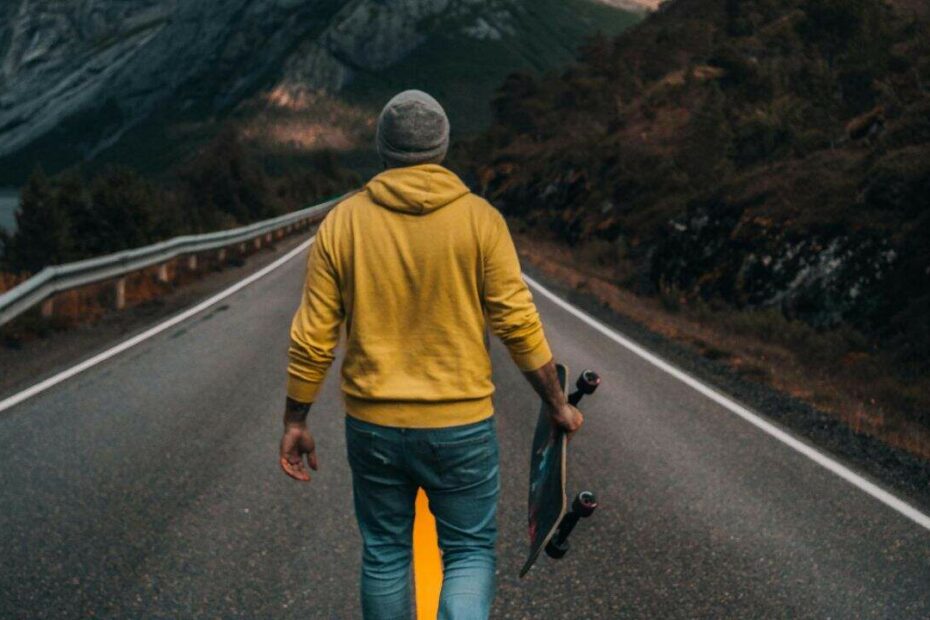 11 Easy Ways Solo Travelers Can Make Genuine Connections Abroad - Idyllic Pursuit