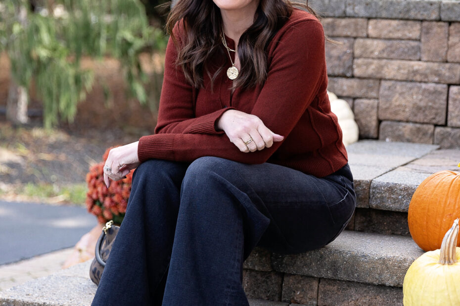 5 Ways to Wear Washed Black Jeans This Season (Outfit Ideas & Style Tips) | Jo-Lynne Shane